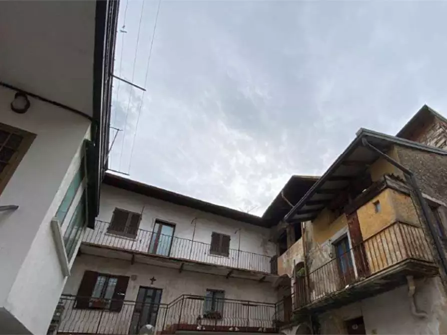 Immagine 1 di Stabile in vendita  in Via Gugliemo Marconi  a Besano