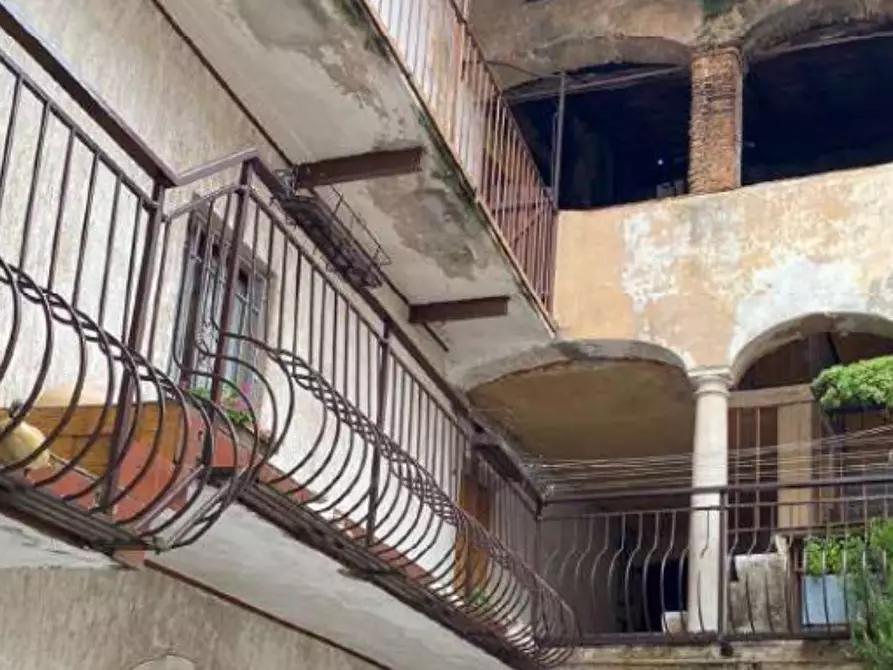 Immagine 3 di Stabile in vendita  in Via Gugliemo Marconi  a Besano