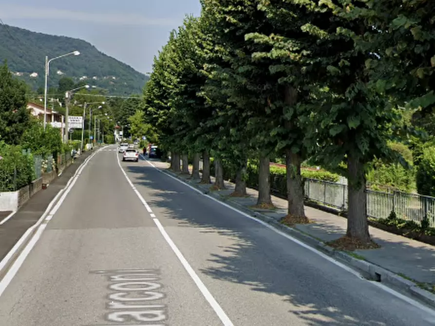 Immagine 7 di Stabile in vendita  in Via Gugliemo Marconi  a Besano