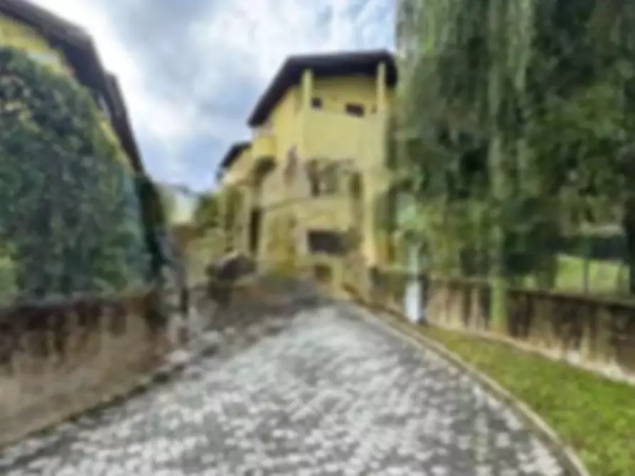 Immagine 3 di Porzione di casa in vendita  in Via San Francesco a Jerago Con Orago