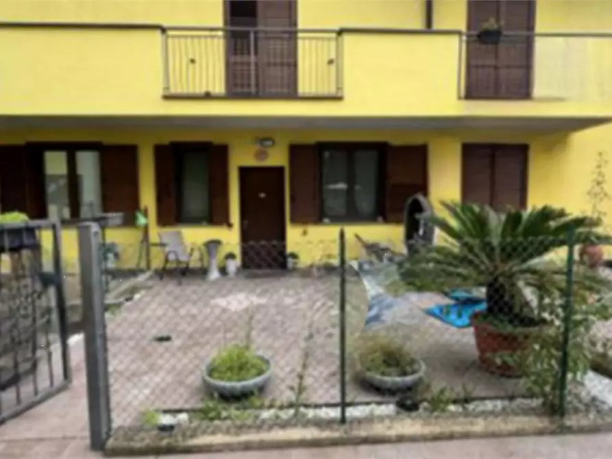 Immagine 2 di Porzione di casa in vendita  in Via San Francesco a Jerago Con Orago