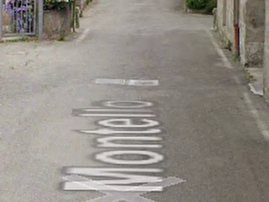 Immagine 8 di Appartamento in vendita  in Via Montello a Venegono Inferiore