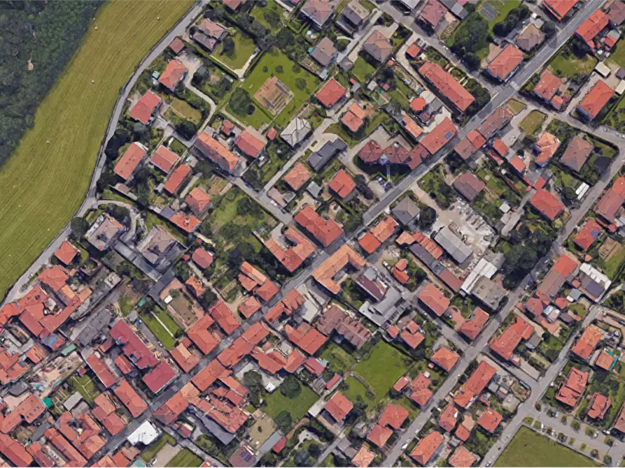 Immagine 10 di Appartamento in vendita  in Via Montello a Venegono Inferiore