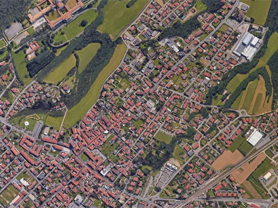 Immagine 11 di Appartamento in vendita  in Via Montello a Venegono Inferiore