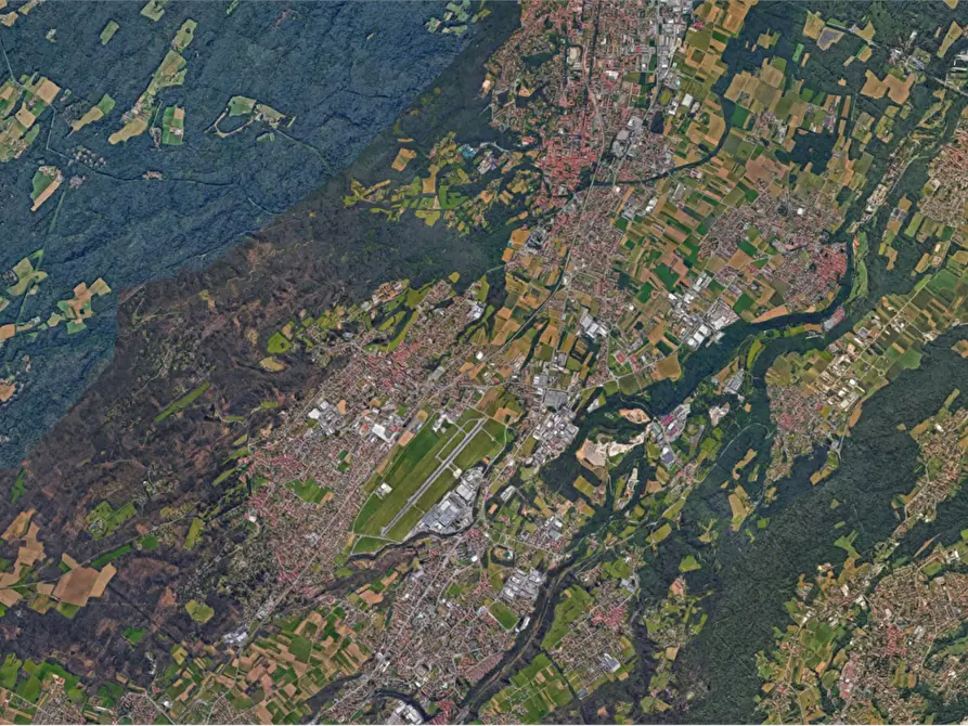 Immagine 13 di Appartamento in vendita  in Via Montello a Venegono Inferiore