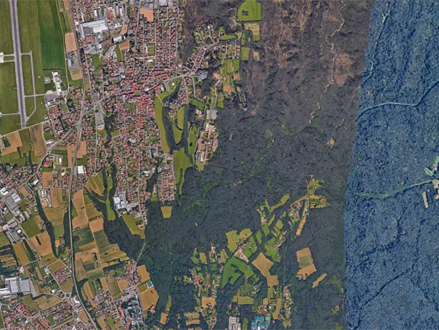 Immagine 18 di Appartamento in vendita  in Via Montello a Venegono Inferiore