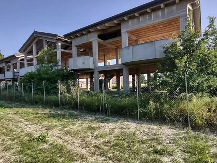 Immagine 3 di Stabile in vendita  in Via Sisa a Forli'