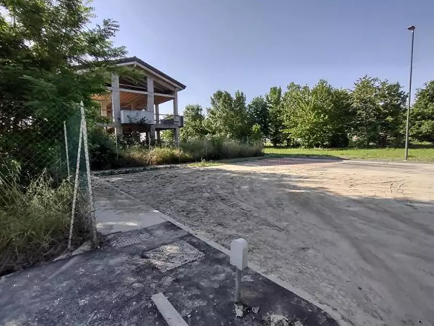 Immagine 7 di Stabile in vendita  in Via Sisa a Forli'