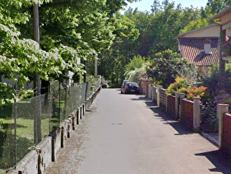 Immagine 13 di Stabile in vendita  in Via Sisa a Forli'