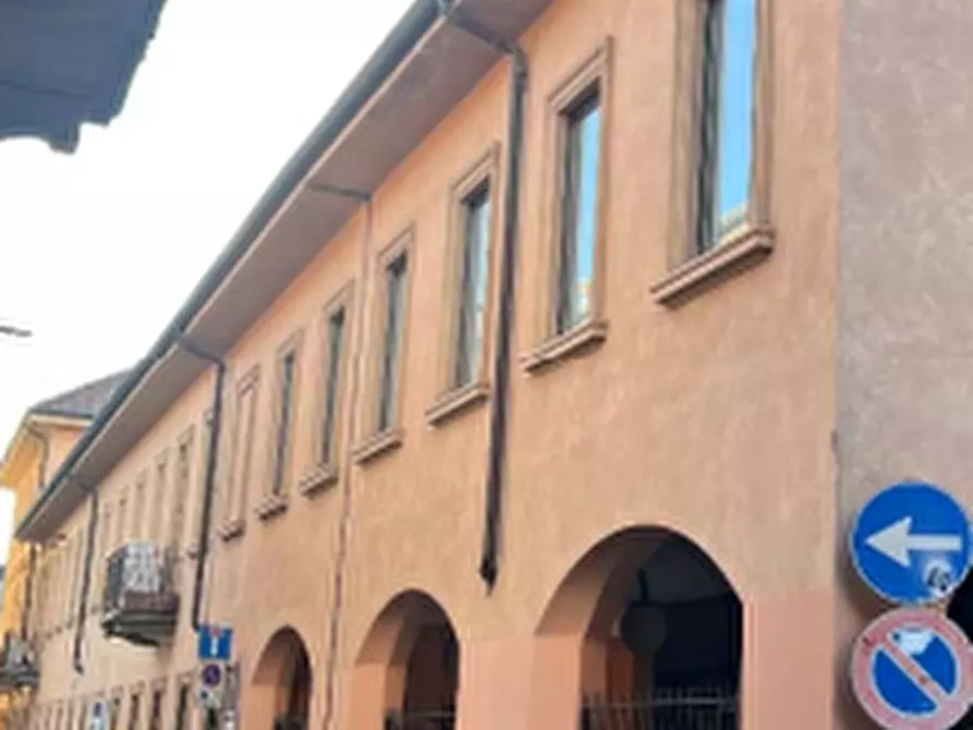 Immagine 4 di Negozio in vendita  in Via Ramazzotti a Saronno