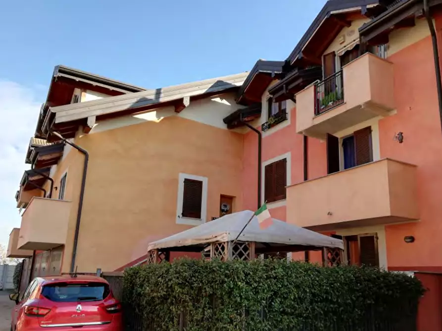 Immagine 1 di Appartamento in vendita  in Via Patrioti a Ossona