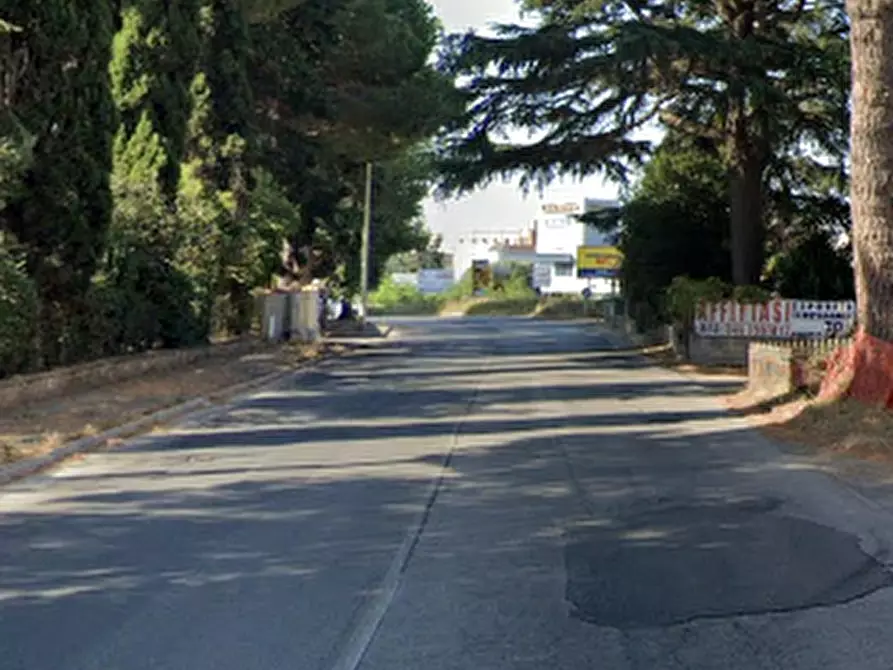 Immagine 11 di Garage in vendita  in Via dei Castelli Romani  a Pomezia