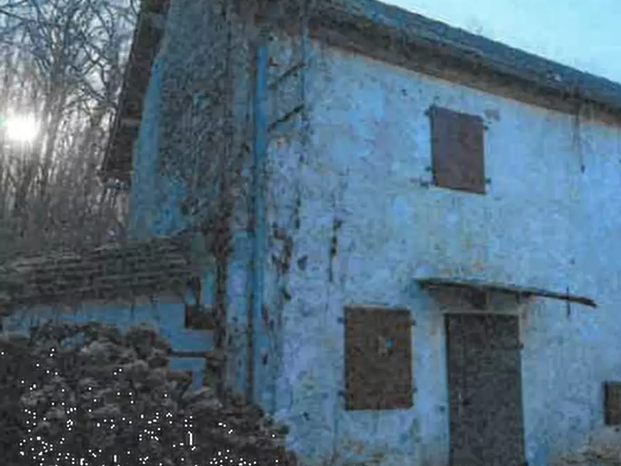 Immagine 4 di Rustico / casale in vendita  in Via Marcador a Borgo Valbelluna