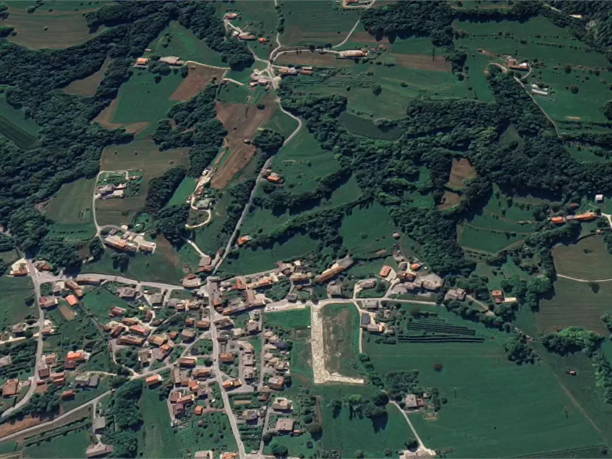 Immagine 8 di Rustico / casale in vendita  in Via Marcador a Borgo Valbelluna