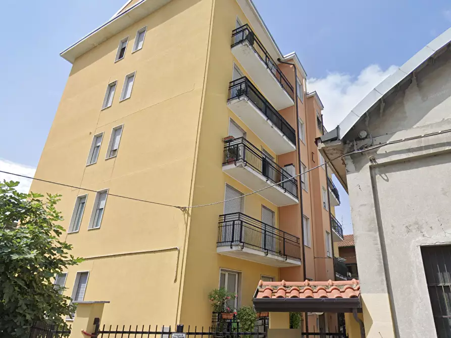 Immagine 1 di Appartamento in vendita  in Via per Incirano a Nova Milanese