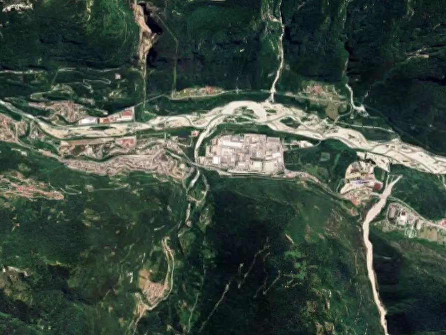 Immagine 10 di Terreno agricolo in vendita  in Via Dogna a Longarone