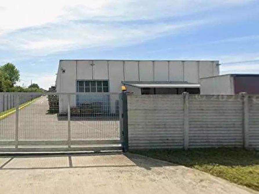 Immagine 9 di Capannone industriale in vendita  in Via Gera D’Adda a Treviglio