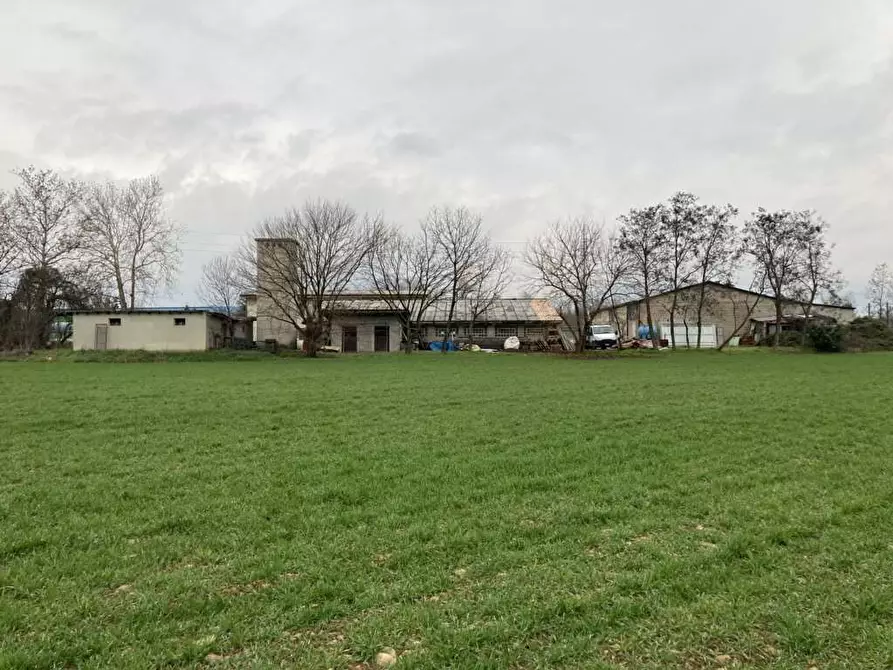 Immagine 5 di Stabile in vendita  in Via Portico a Bagnatica