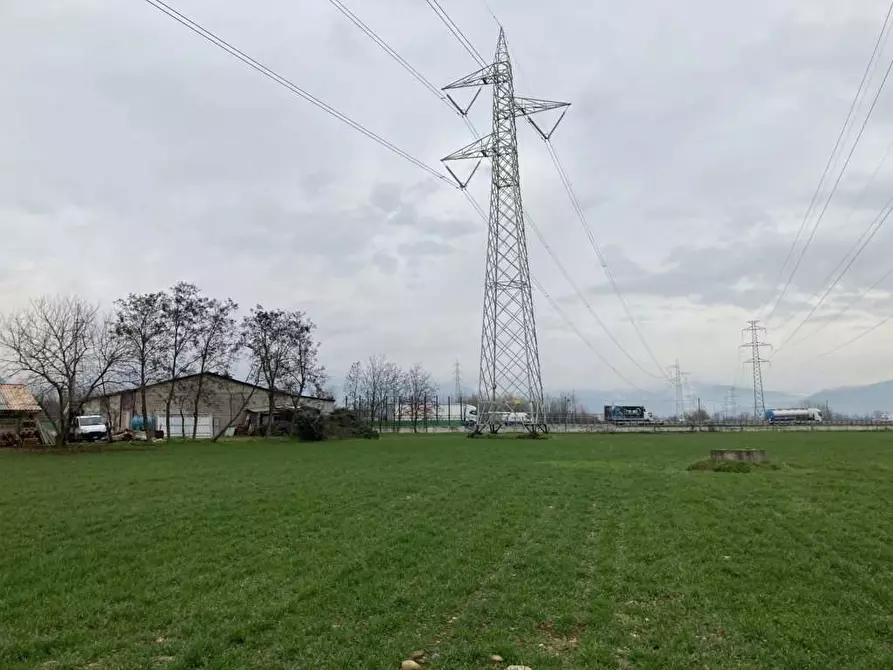 Immagine 6 di Stabile in vendita  in Via Portico a Bagnatica