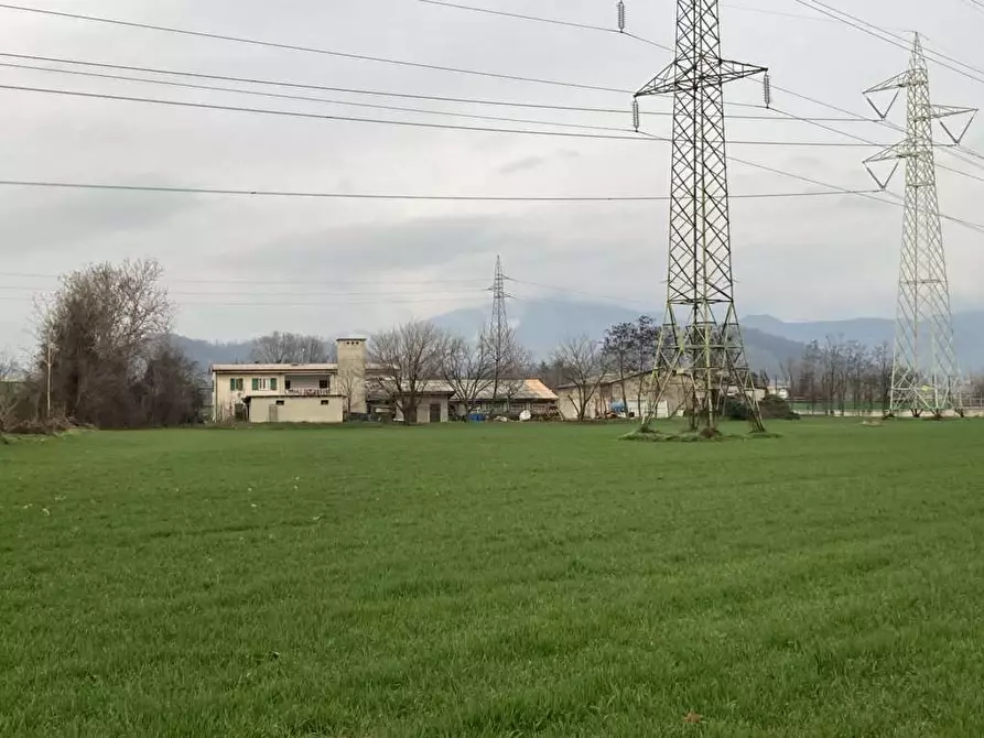 Immagine 11 di Stabile in vendita  in Via Portico a Bagnatica