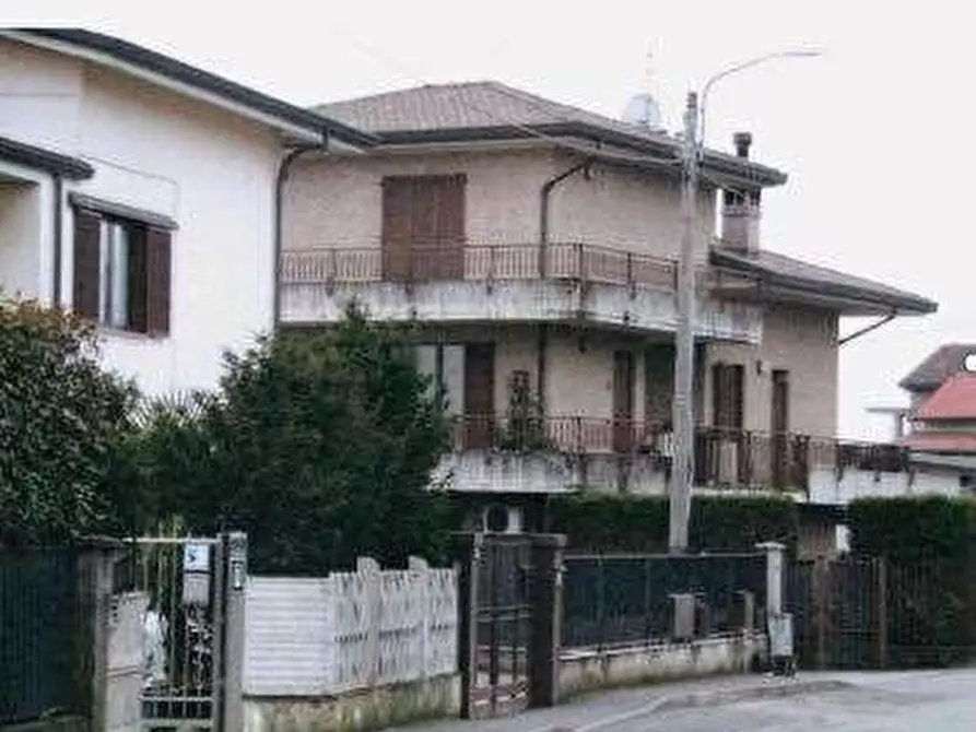 Immagine 17 di Appartamento in vendita  in Via 24 Maggio a Lentate Sul Seveso