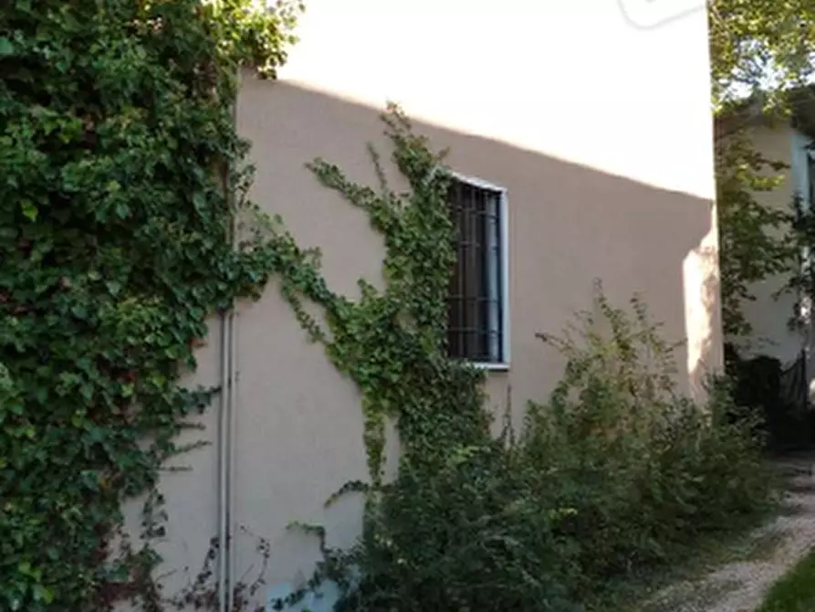 Immagine 1 di Garage in vendita  in Via Radisi a San Martino Buon Albergo