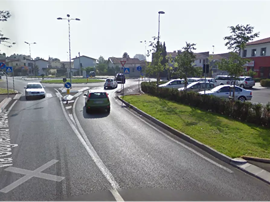 Immagine 4 di Negozio in vendita  in Via Guglielmo Marconi a Noventa Padovana