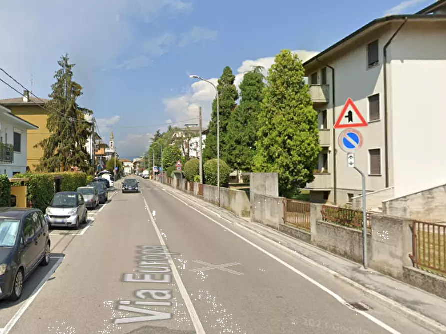 Immagine 11 di Appartamento in vendita  in Via Europa  a Monticello Conte Otto