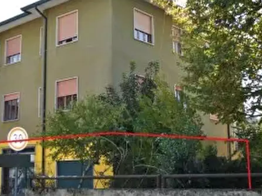 Immagine 2 di Negozio in vendita  in Via Europa a Monticello Conte Otto