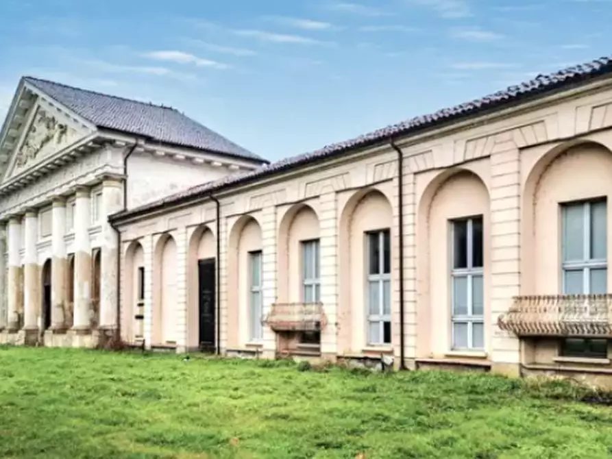 Immagine 1 di Stabile in vendita  in Via Giuseppe Garibaldi a Belgioioso