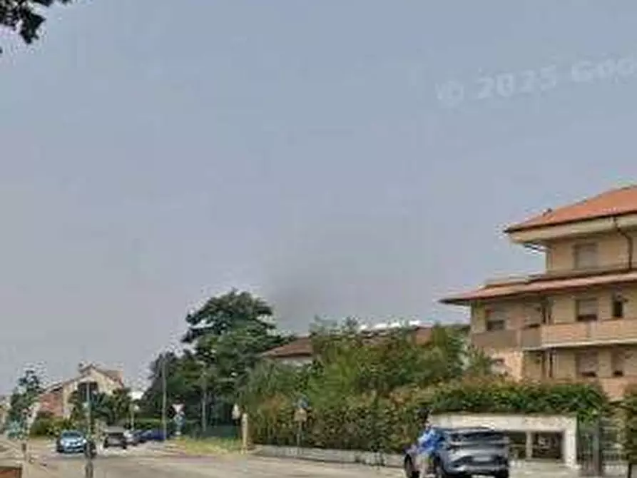 Immagine 5 di Garage in vendita  in Corso Pavia a Vigevano