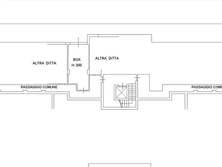 Immagine 11 di Garage in vendita  in Corso Pavia a Vigevano