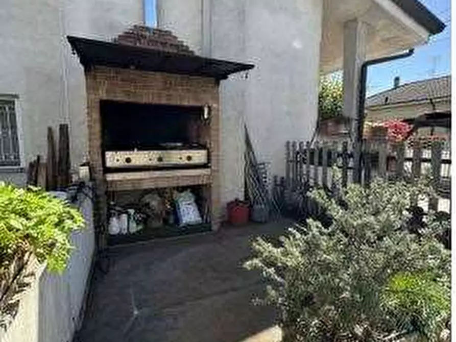 Immagine 4 di Porzione di villa in vendita  in Via Cesare Lombroso  a Paderno Dugnano