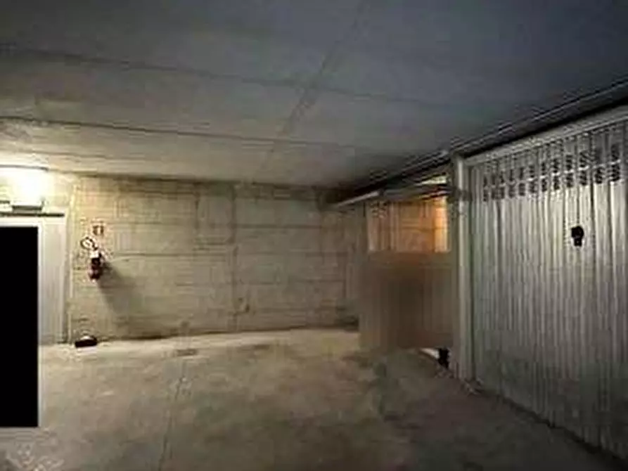 Immagine 3 di Garage in vendita  in Via Mentana a Lissone