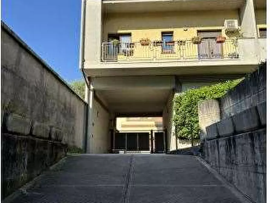 Immagine 1 di Garage in vendita  in Via Mentana a Lissone