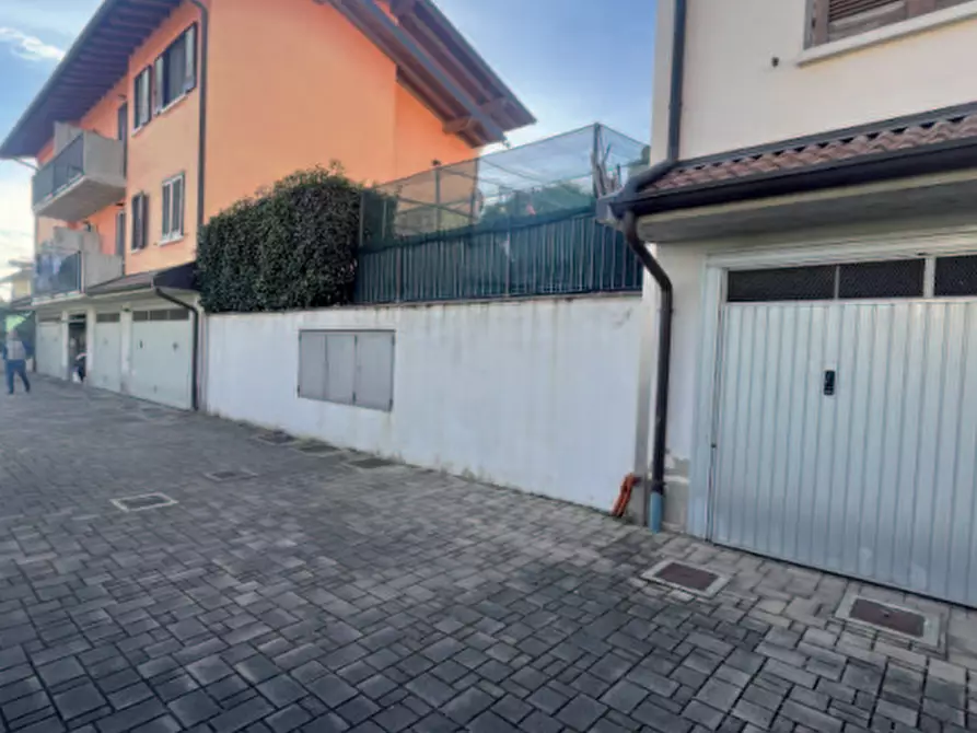 Immagine 5 di Posto auto in vendita  in via Trieste a Filago