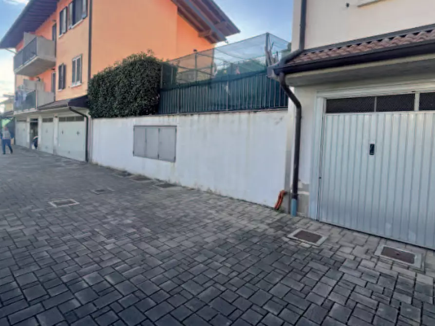 Immagine 8 di Posto auto in vendita  in via Trieste a Filago