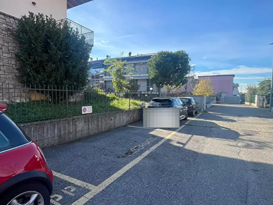 Immagine 2 di Posto auto in vendita  in via Trieste a Filago