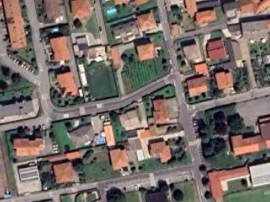 Immagine 11 di Posto auto in vendita  in via Trieste a Filago