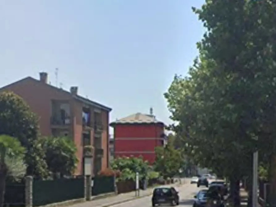 Immagine 5 di Magazzino in vendita  in Via Trento a Treviglio