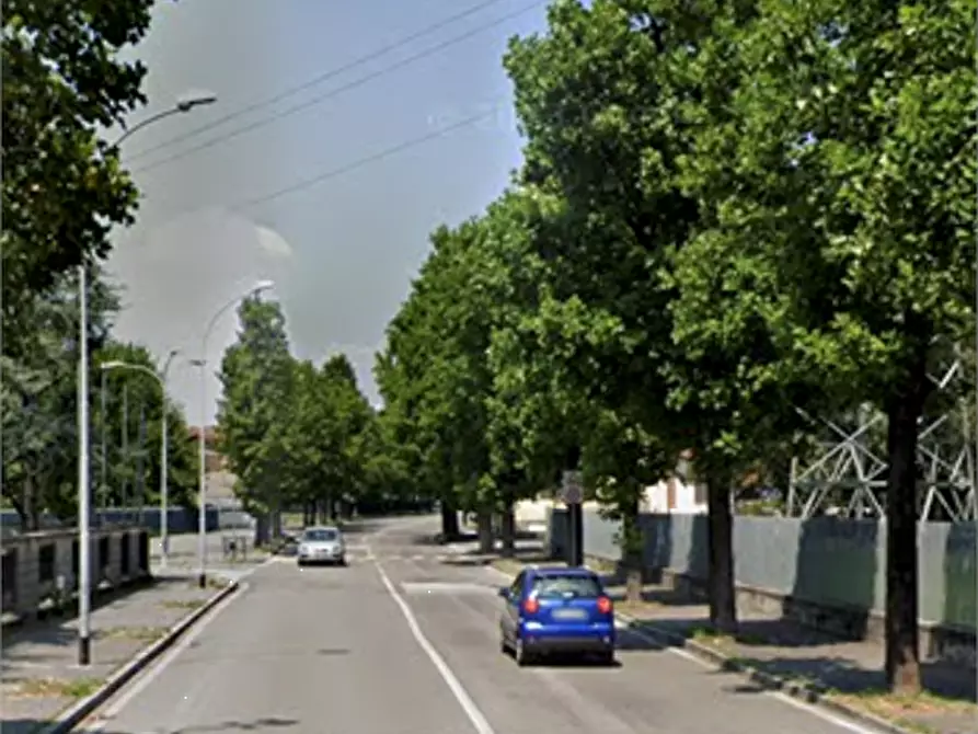 Immagine 5 di Garage in vendita  in Via Trento a Treviglio