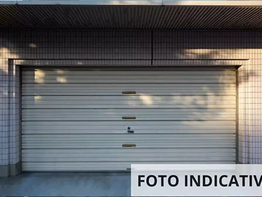 Immagine 8 di Garage in vendita  in Via Trento a Treviglio