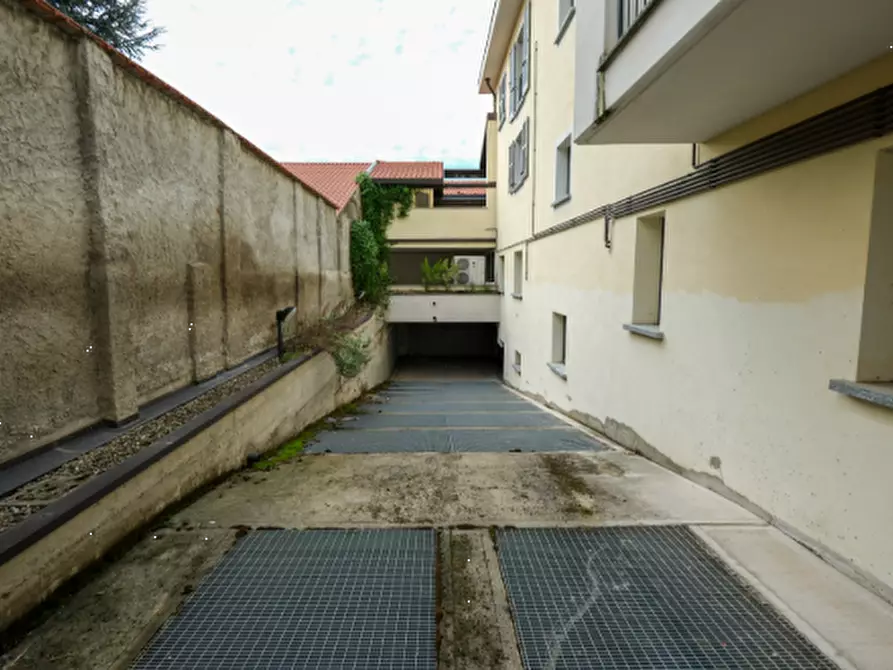 Immagine 1 di Garage in vendita  in Via Dante Alighieri a Arluno