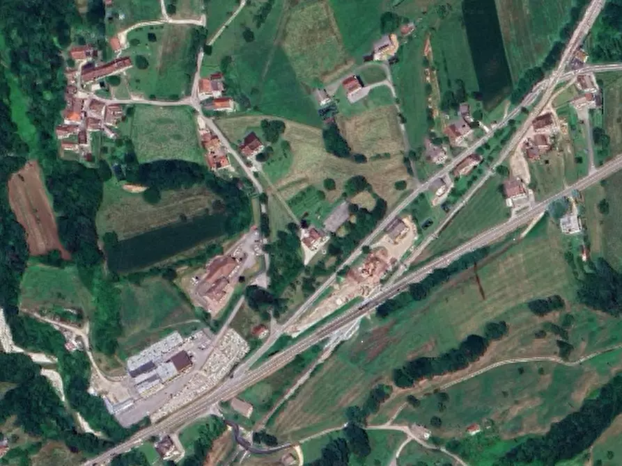 Immagine 11 di Appartamento in vendita  in Piazza San Clemente a Feltre