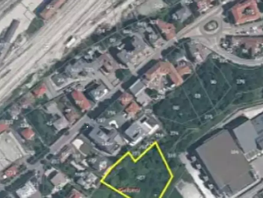 Immagine 1 di Terreno agricolo in vendita  in Viale dei Dendrofori a Belluno