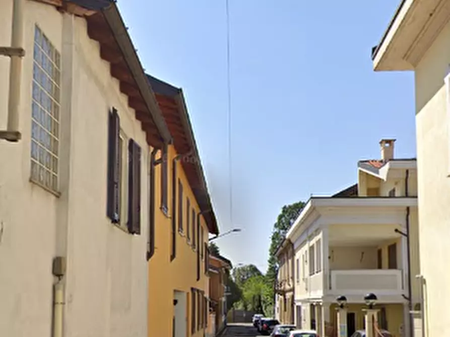 Immagine 5 di Garage in vendita  in Via Dante Alighieri a Arluno