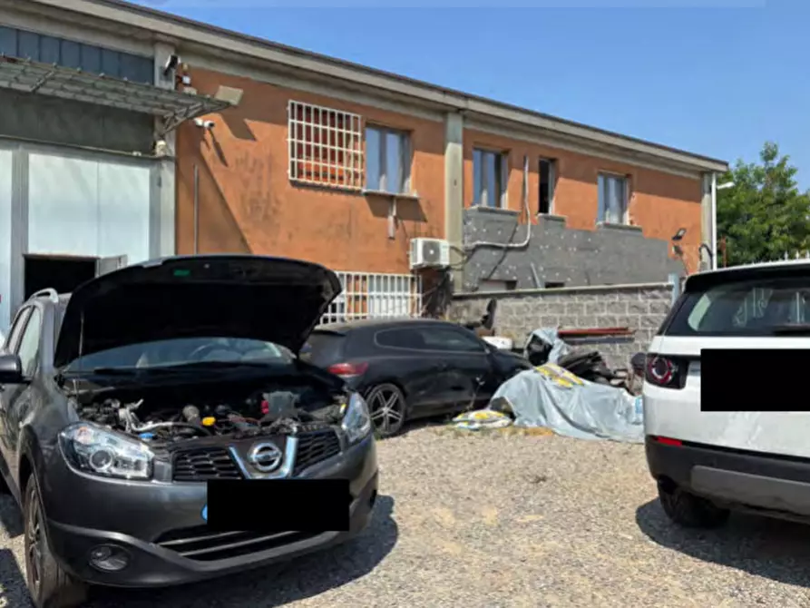 Immagine 2 di Laboratorio in vendita  in Via Monte Ortigara a Bareggio