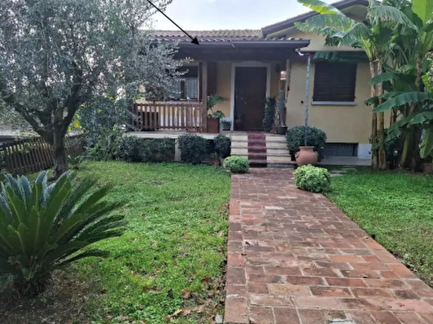 Immagine 1 di Appartamento in vendita  in Via San Salvatore a Rimini