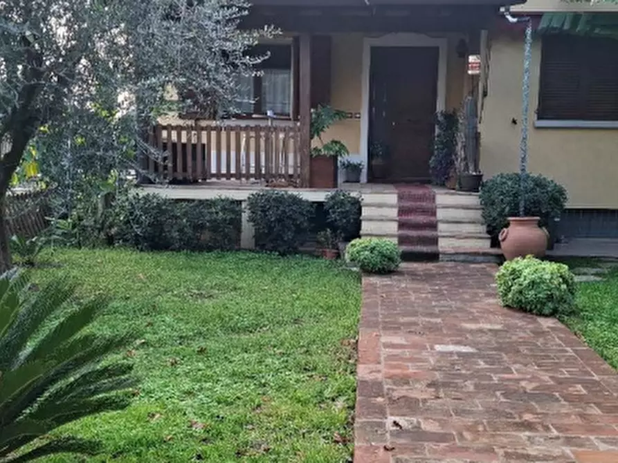 Immagine 5 di Appartamento in vendita  in Via San Salvatore a Rimini