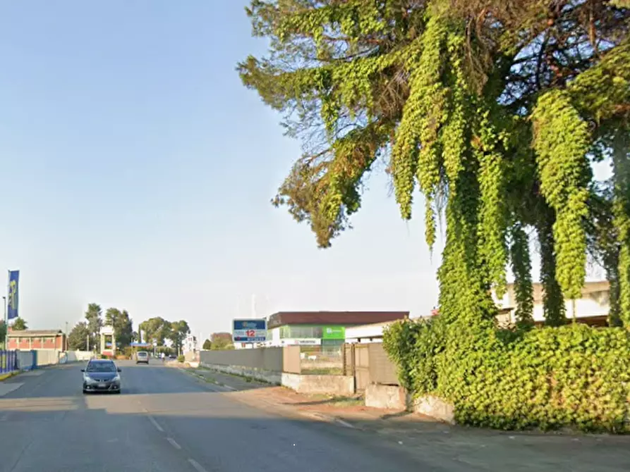 Immagine 4 di Ufficio in vendita  in Via Dei Castelli Romani a Pomezia